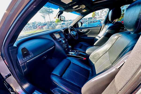 2015 INFINITI QX70 S S51