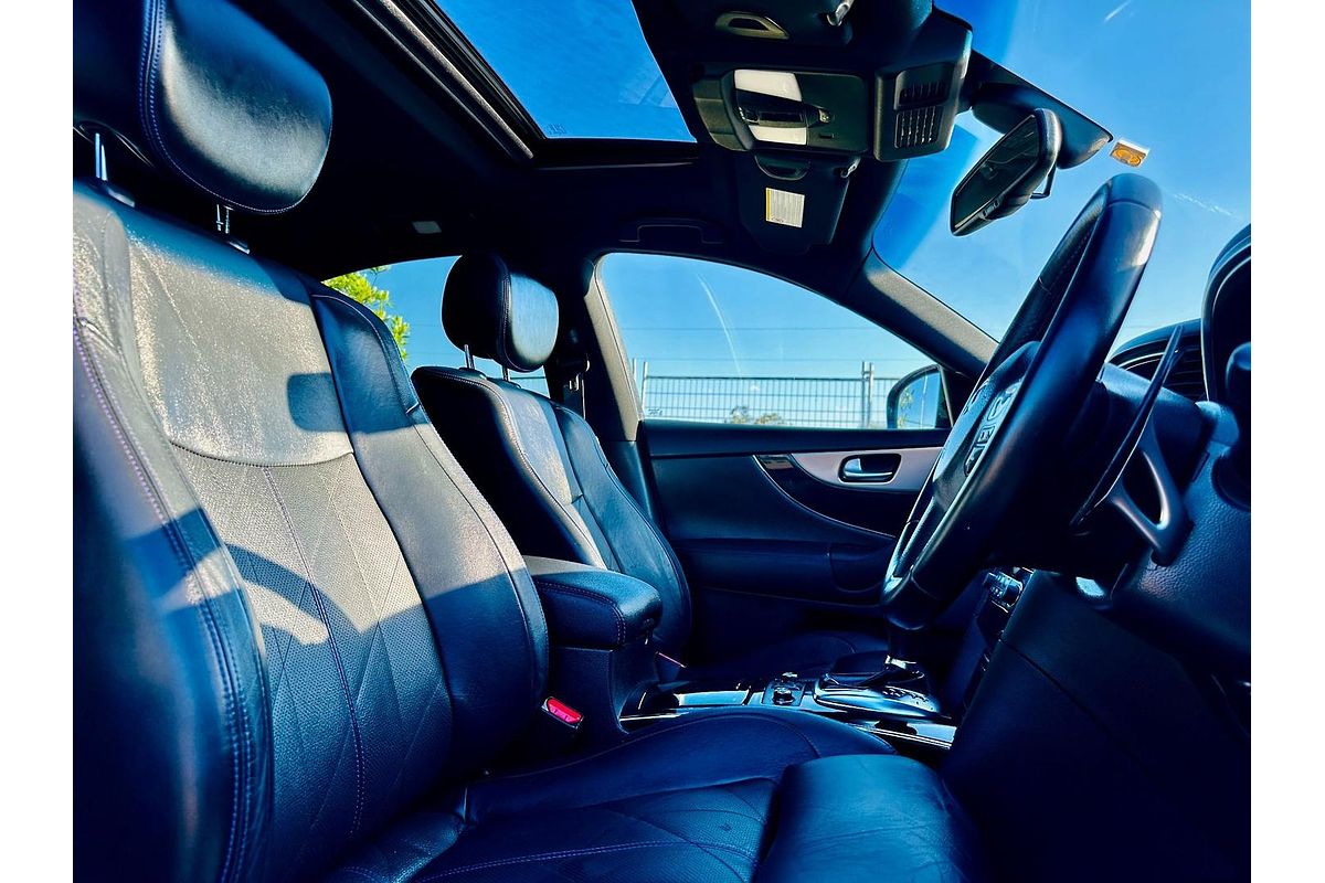 2015 INFINITI QX70 S S51
