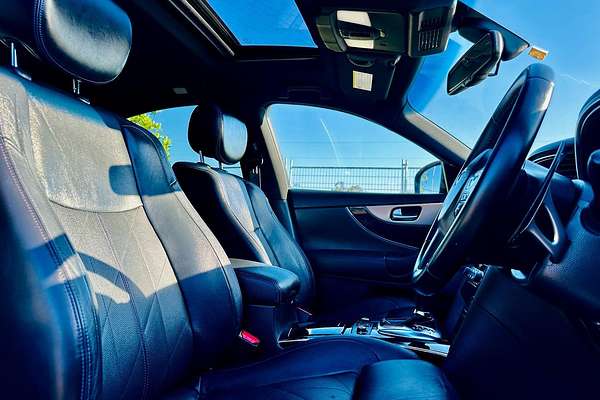 2015 INFINITI QX70 S S51