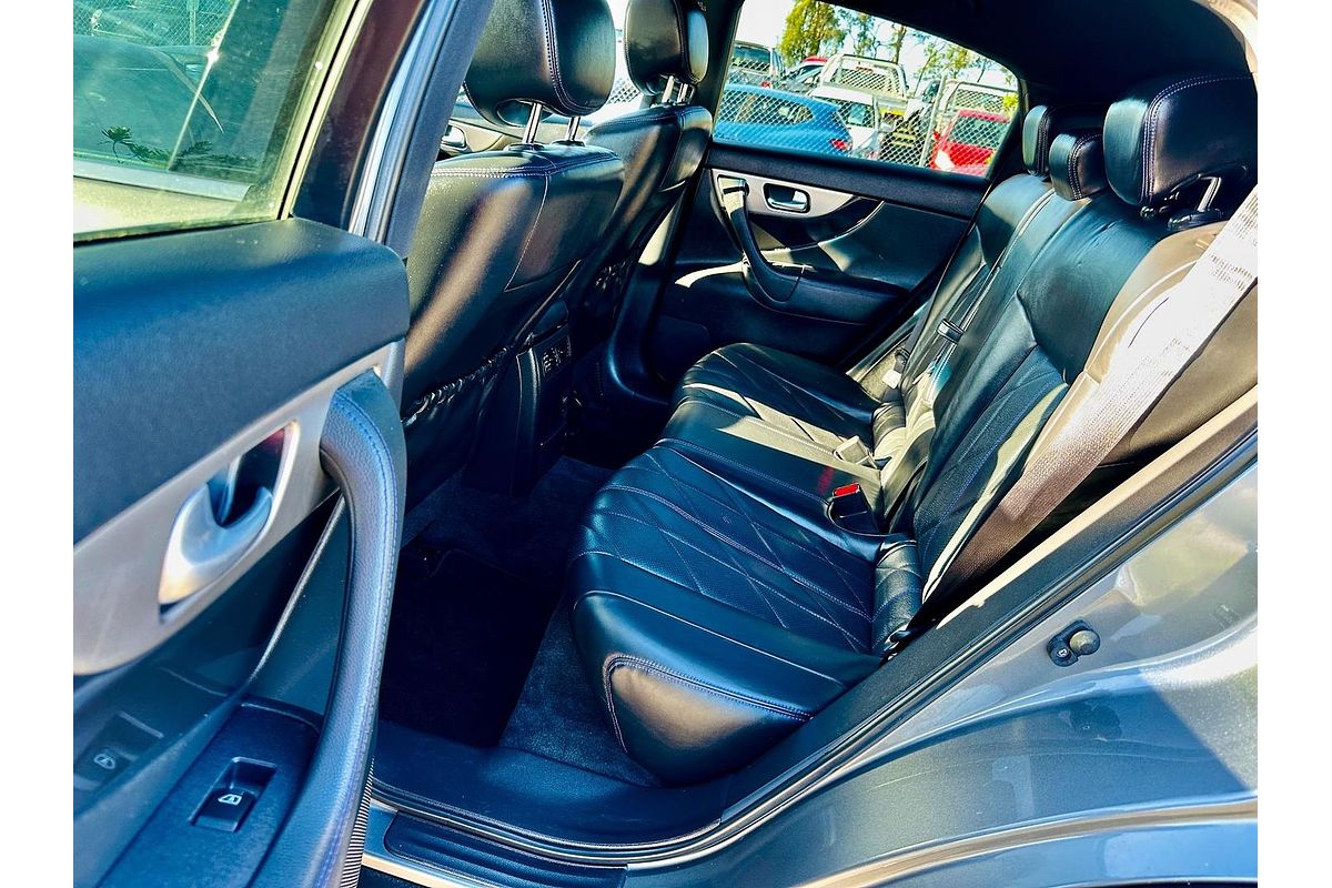 2015 INFINITI QX70 S S51