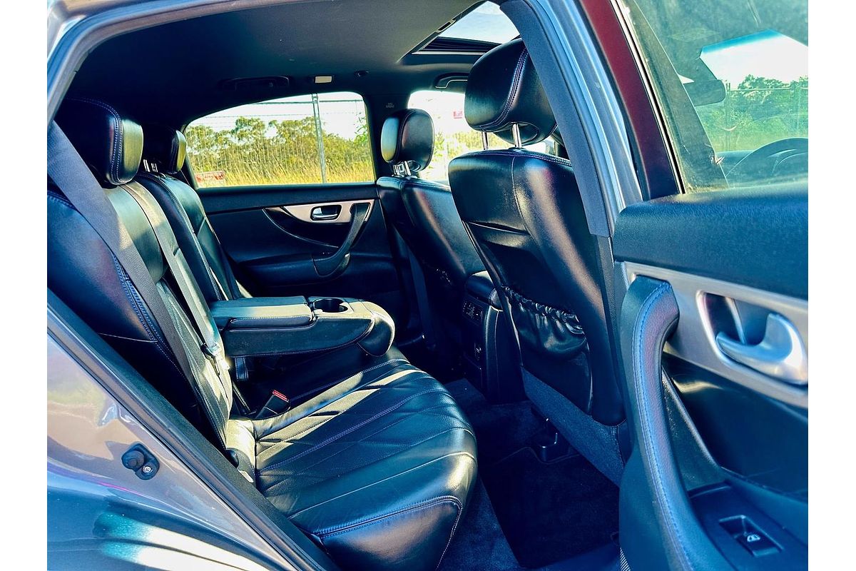 2015 INFINITI QX70 S S51