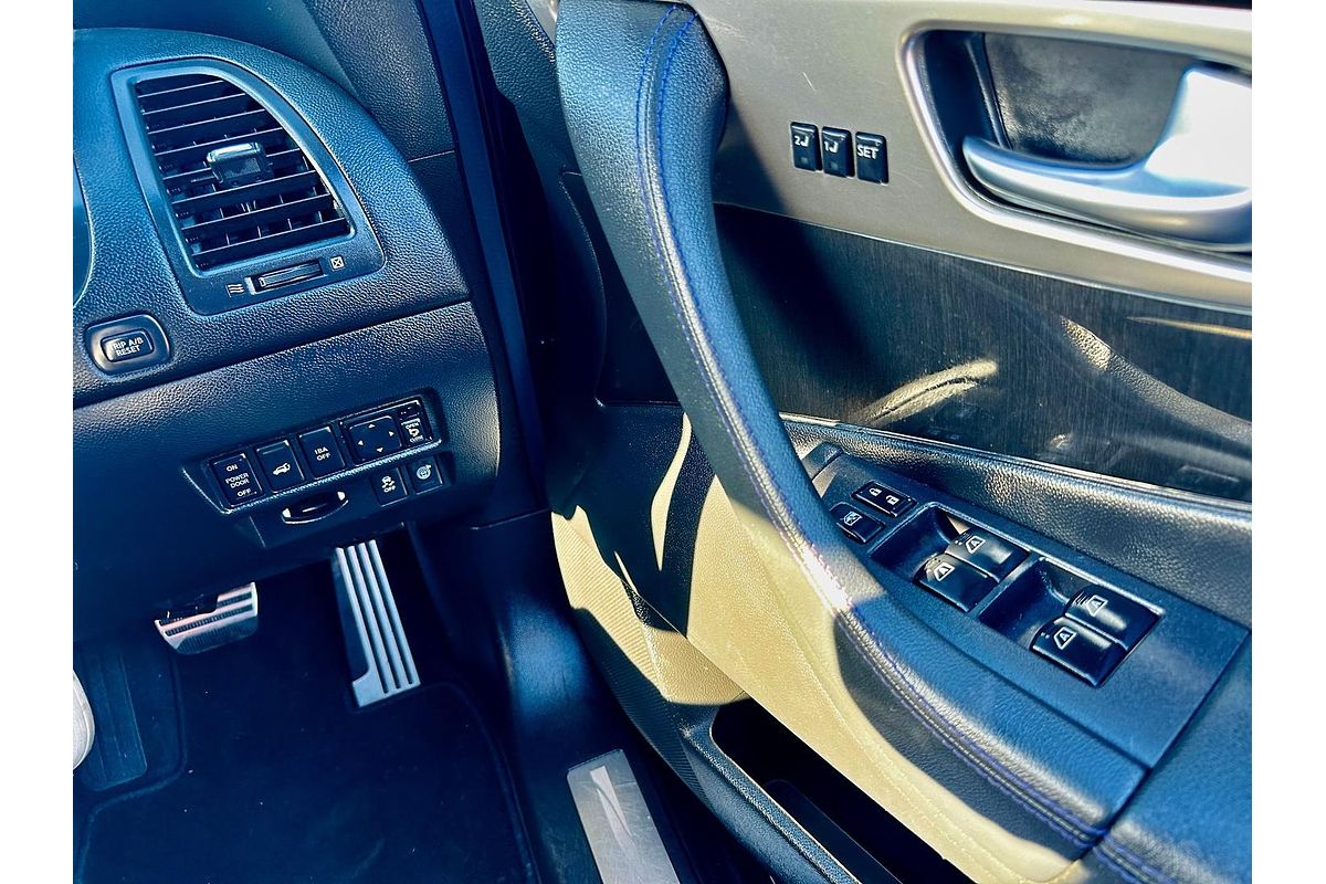 2015 INFINITI QX70 S S51