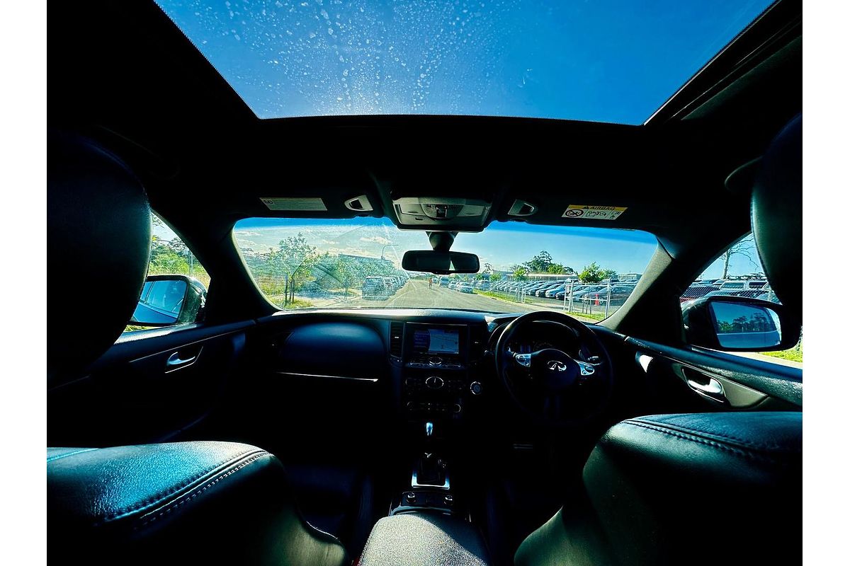2015 INFINITI QX70 S S51