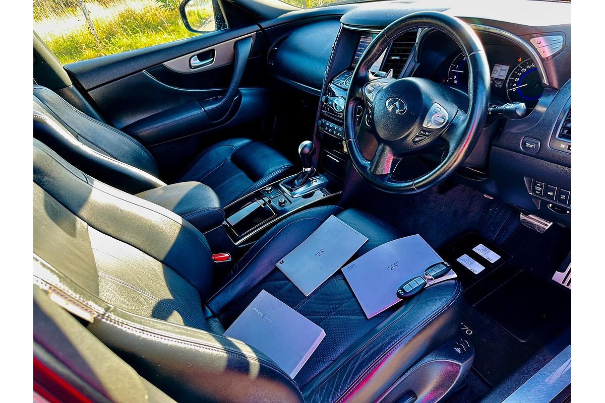 2015 INFINITI QX70 S S51