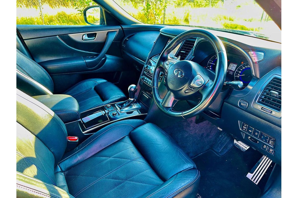 2015 INFINITI QX70 S S51