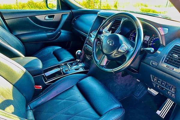 2015 INFINITI QX70 S S51