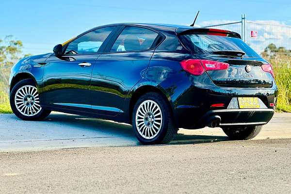 2013 Alfa Romeo Giulietta Progression Series 0