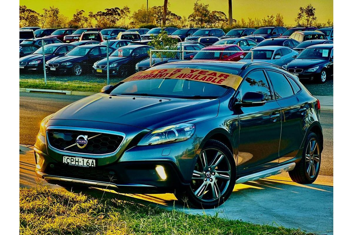 2013 Volvo V40 T5 R-Design