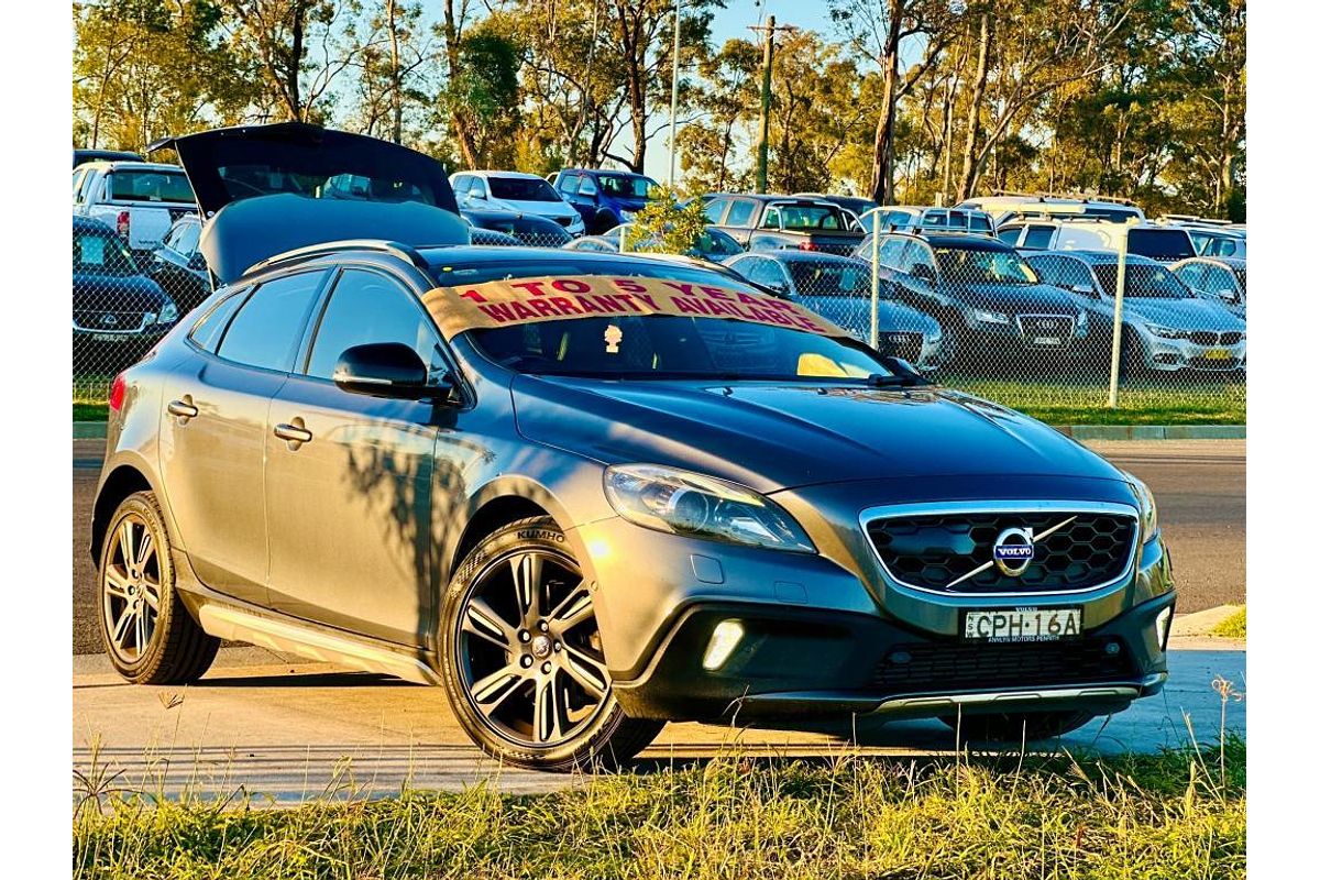 2013 Volvo V40 T5 R-Design