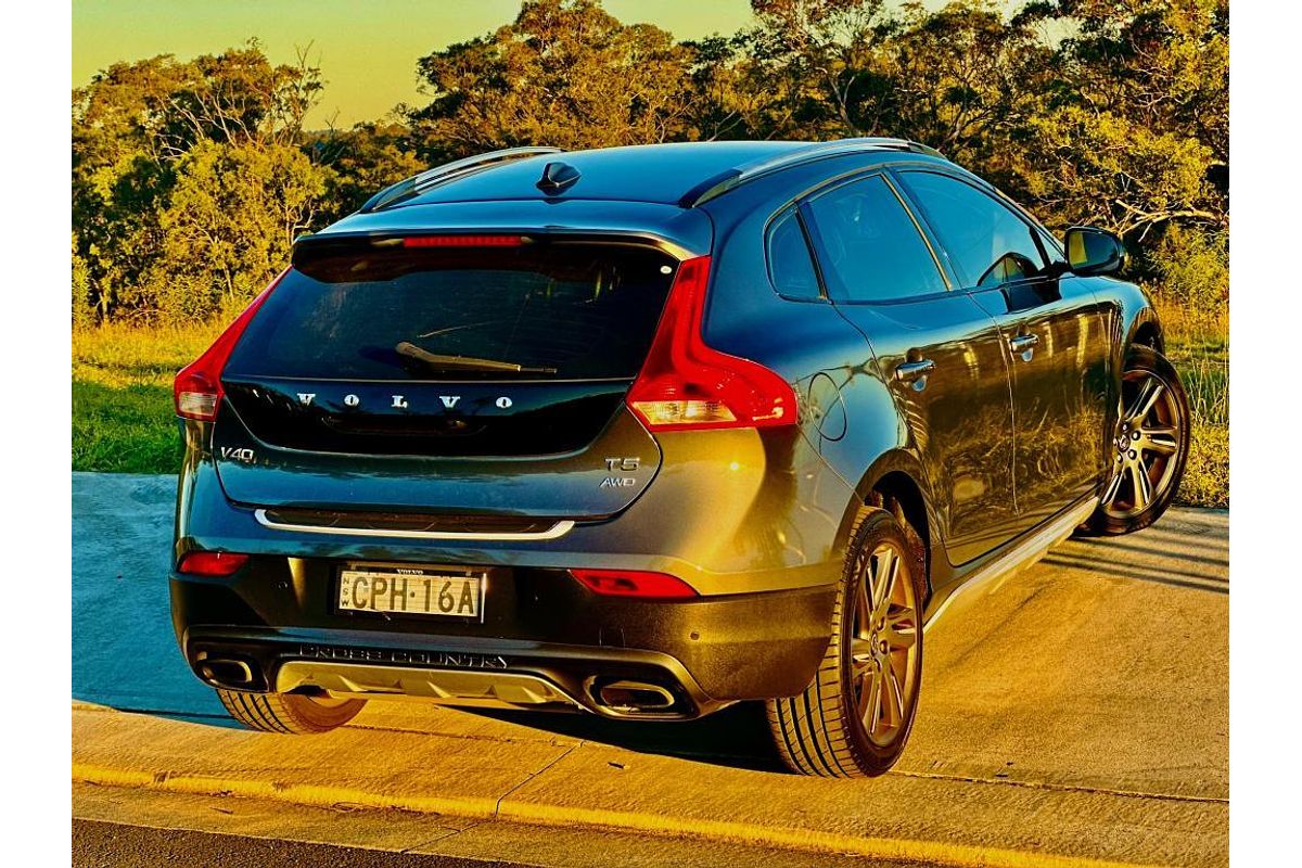 2013 Volvo V40 T5 R-Design