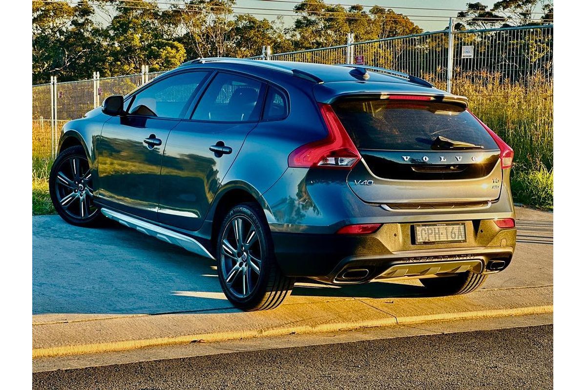 2013 Volvo V40 T5 R-Design
