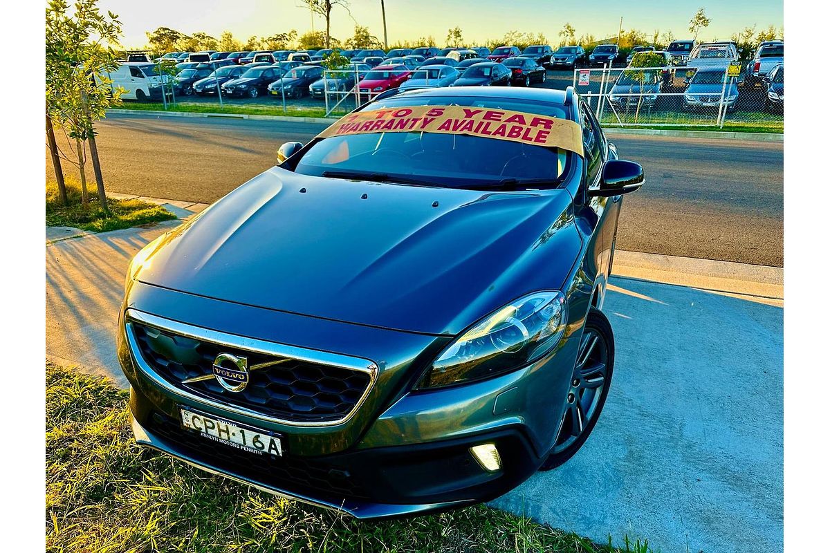 2013 Volvo V40 T5 R-Design