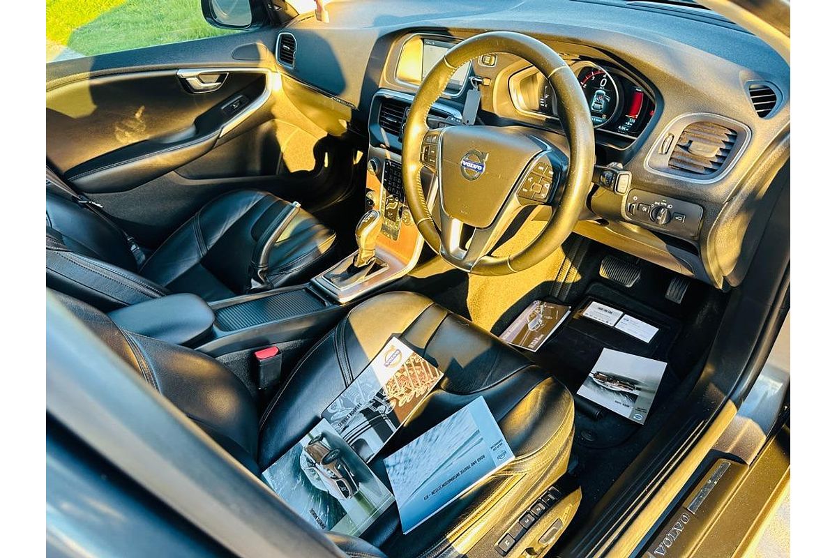 2013 Volvo V40 T5 R-Design