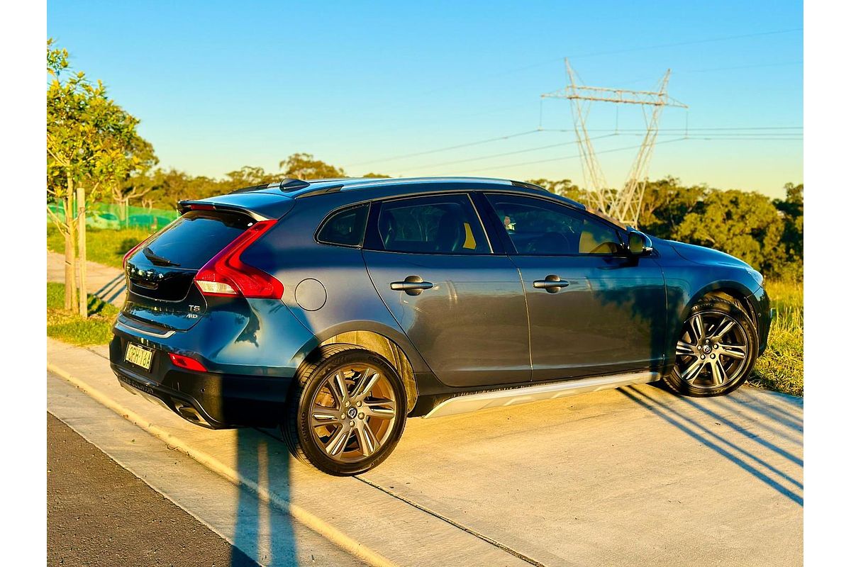 2013 Volvo V40 T5 R-Design