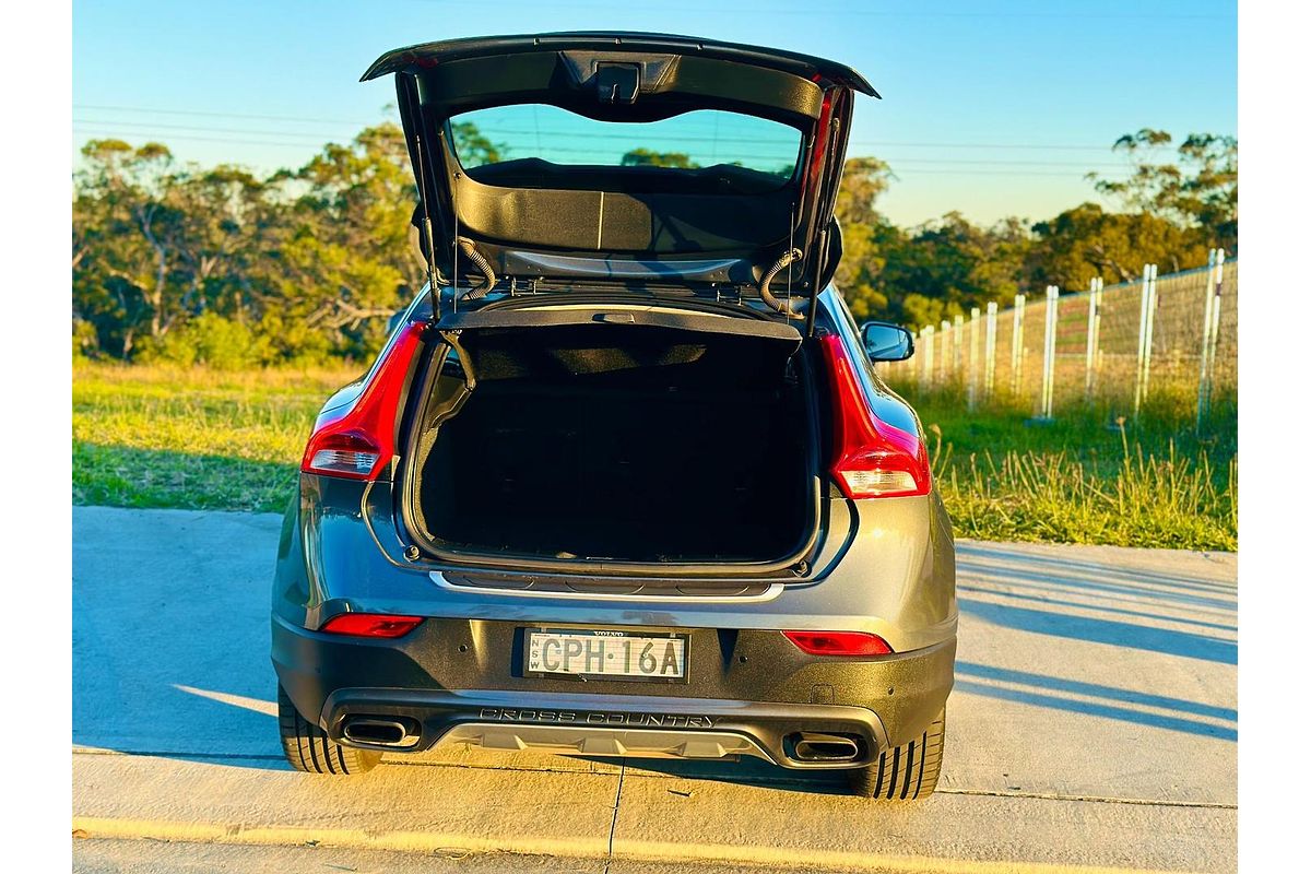 2013 Volvo V40 T5 R-Design