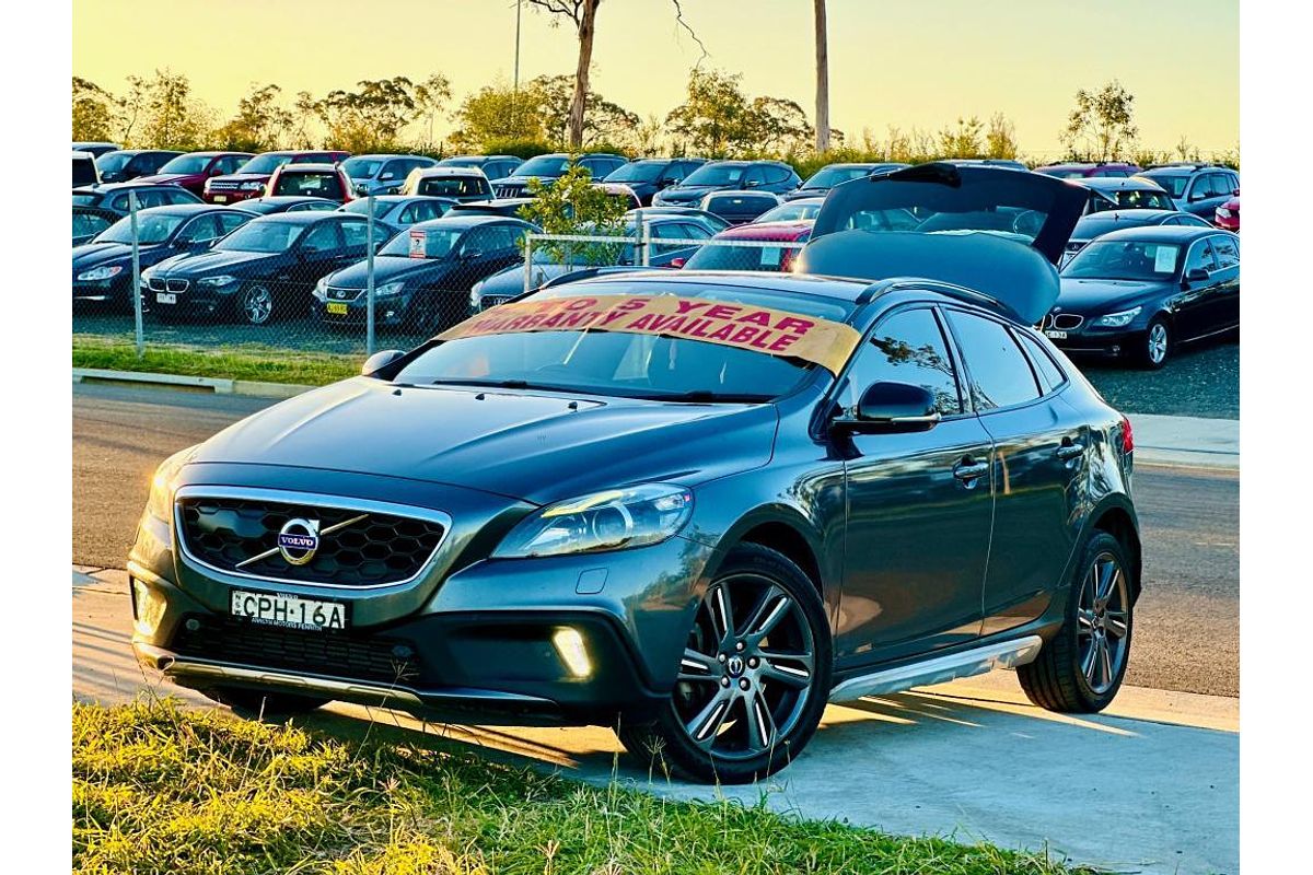 2013 Volvo V40 T5 R-Design