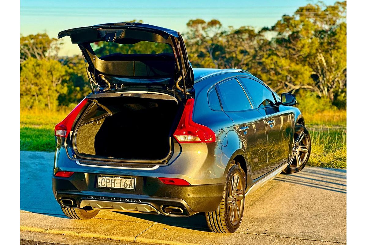 2013 Volvo V40 T5 R-Design