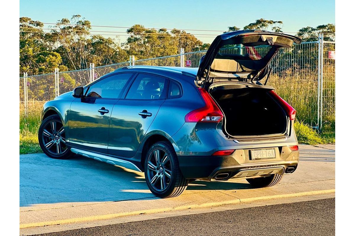 2013 Volvo V40 T5 R-Design