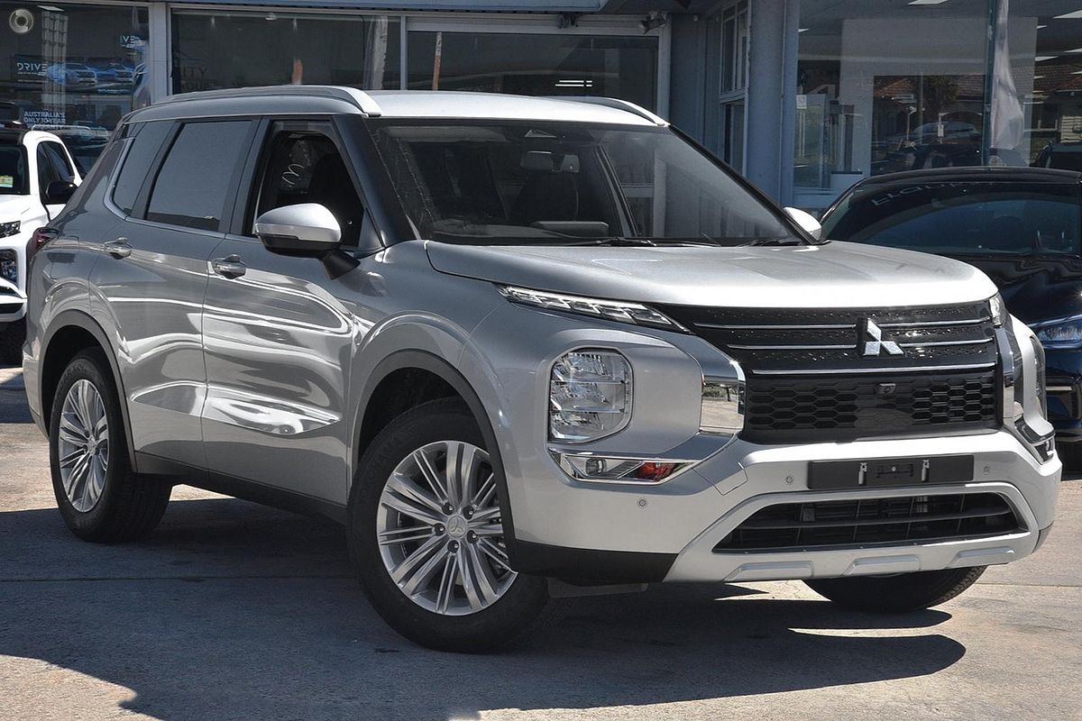 2024 Mitsubishi Outlander LS ZM