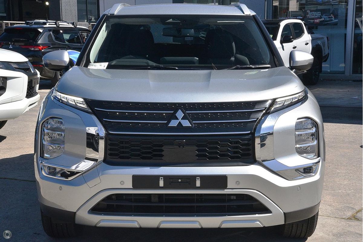2024 Mitsubishi Outlander LS ZM
