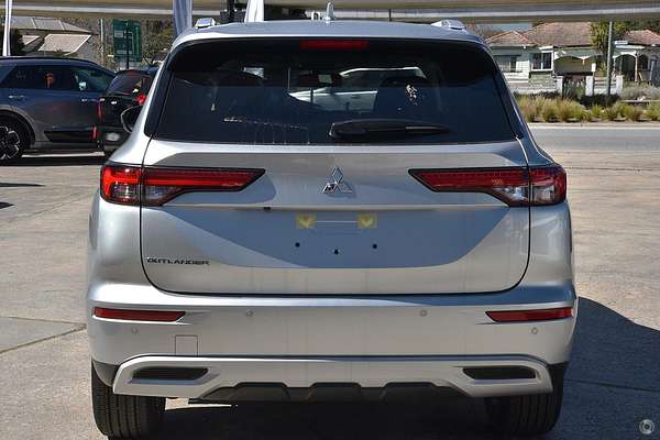 2024 Mitsubishi Outlander LS ZM