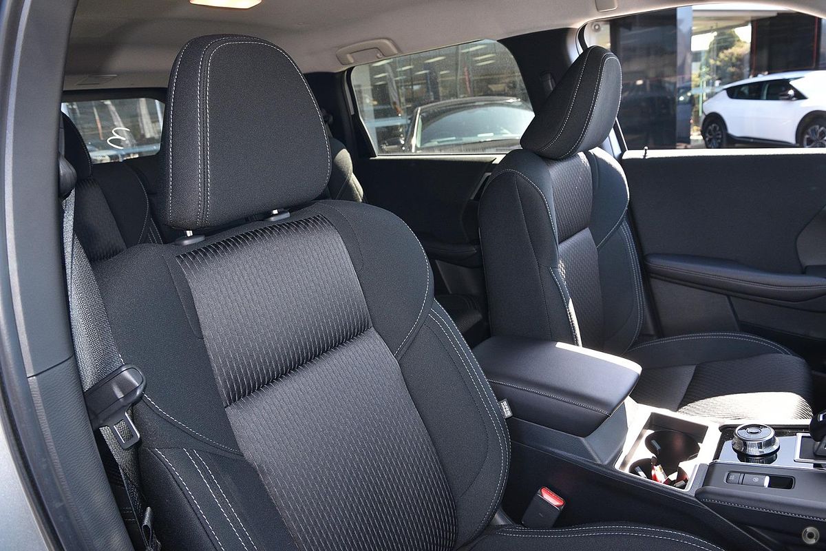 2024 Mitsubishi Outlander LS ZM