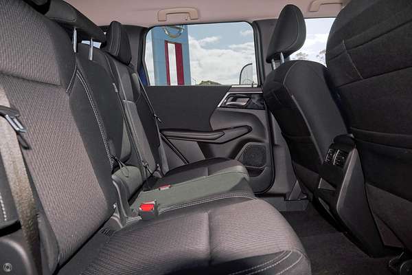 2024 Mitsubishi Outlander LS ZM