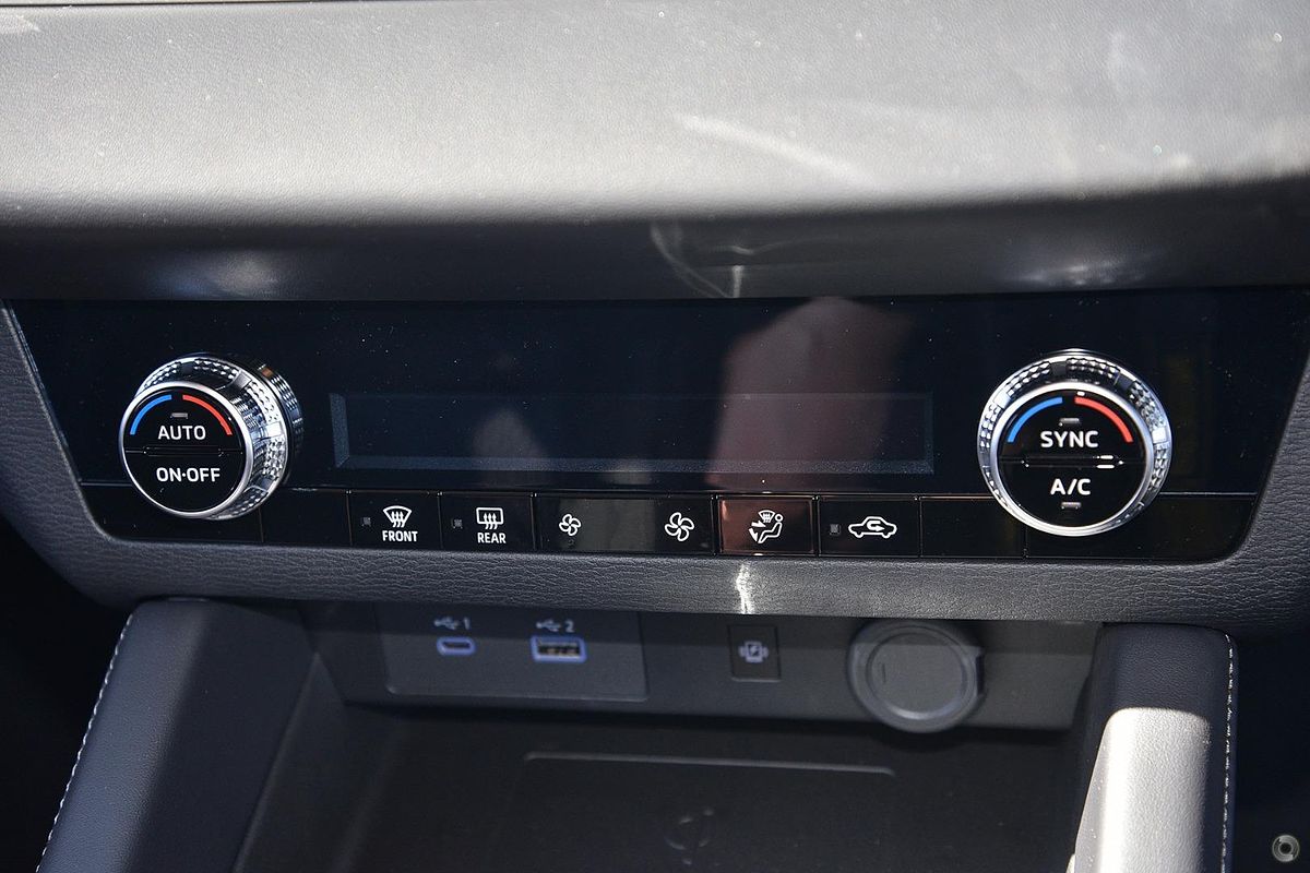 2024 Mitsubishi Outlander LS ZM
