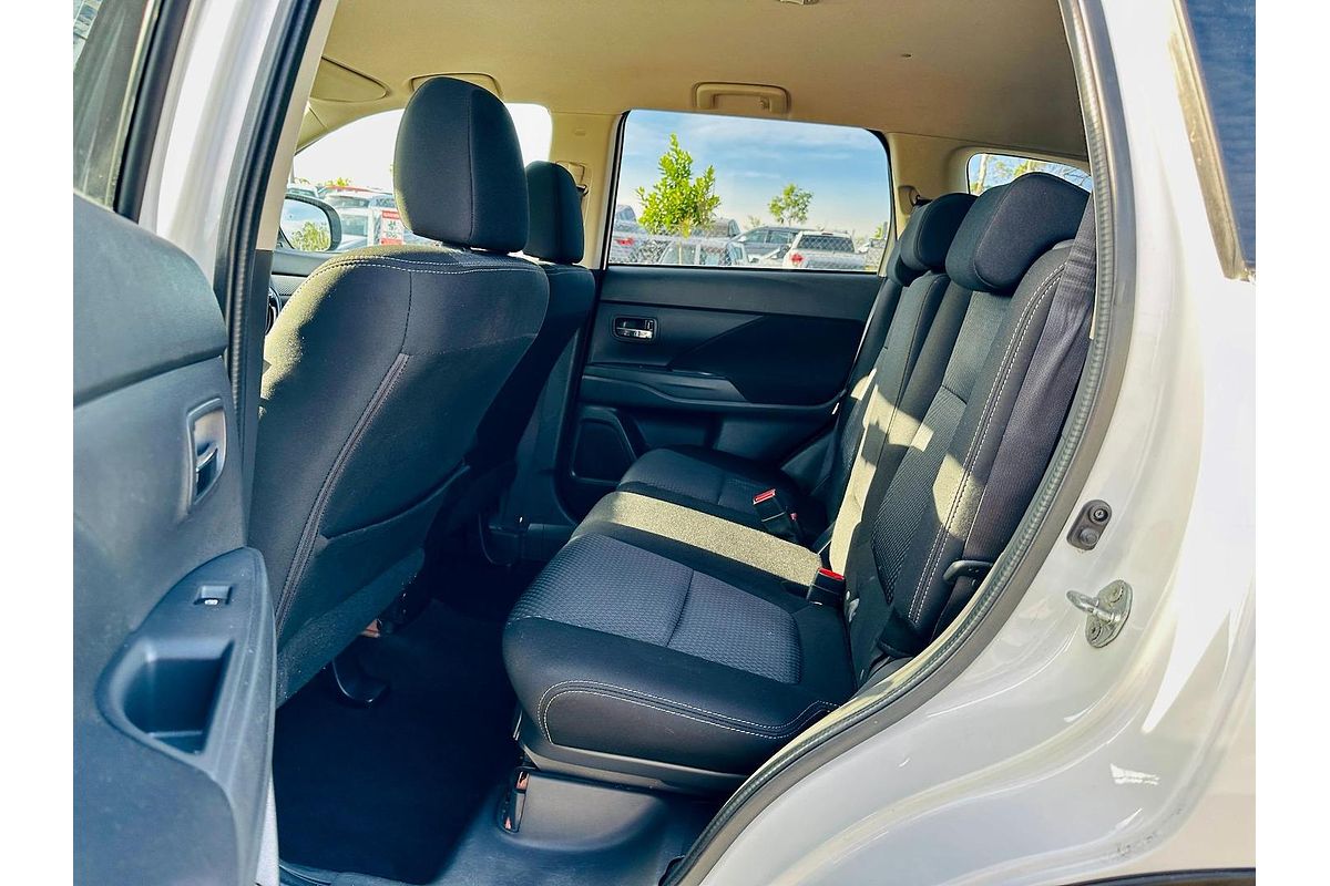 2016 Mitsubishi Outlander LS ZK