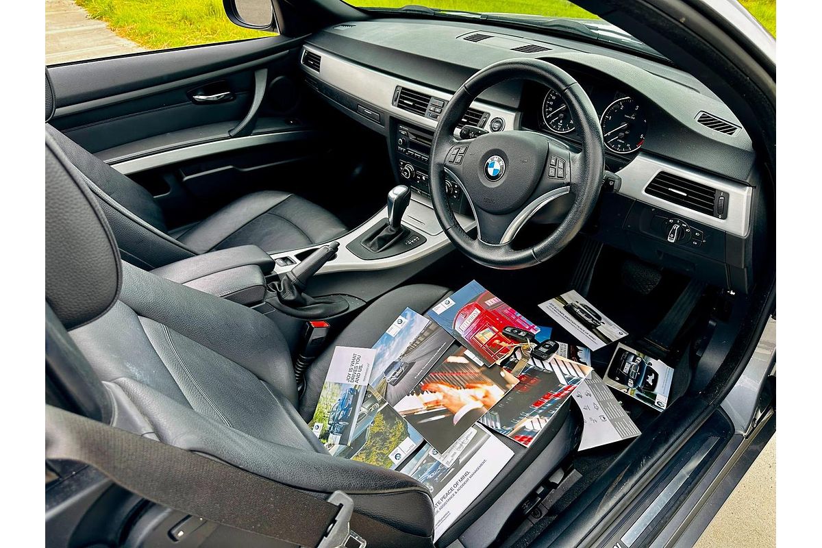 2010 BMW 3 Series 320d E93