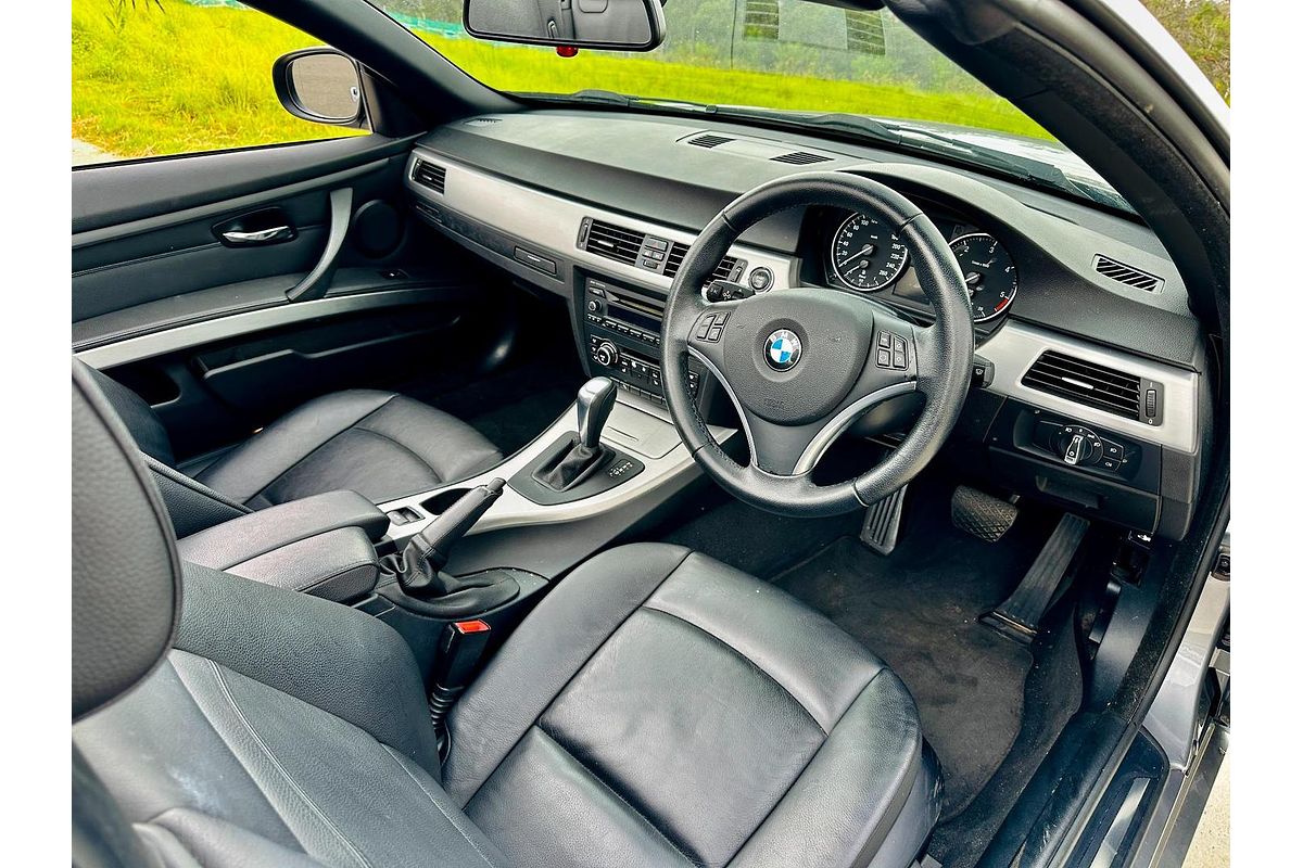 2010 BMW 3 Series 320d E93
