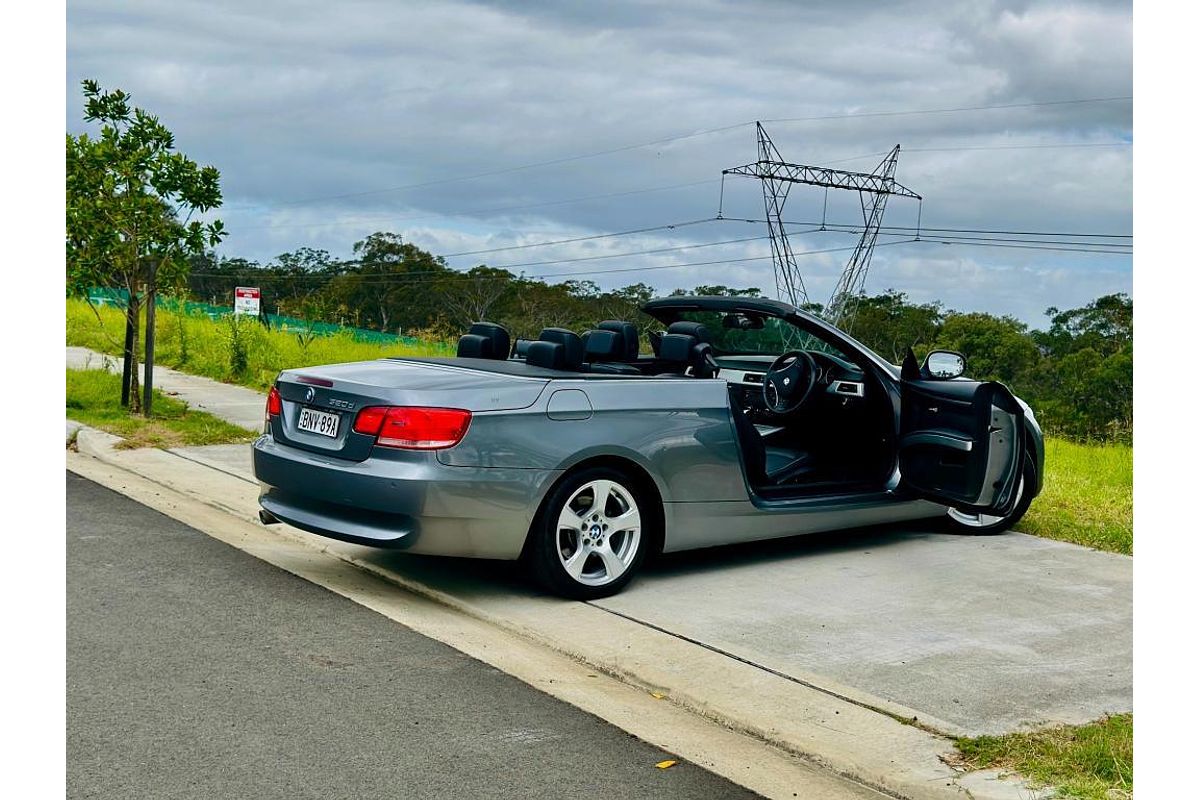 2010 BMW 3 Series 320d E93