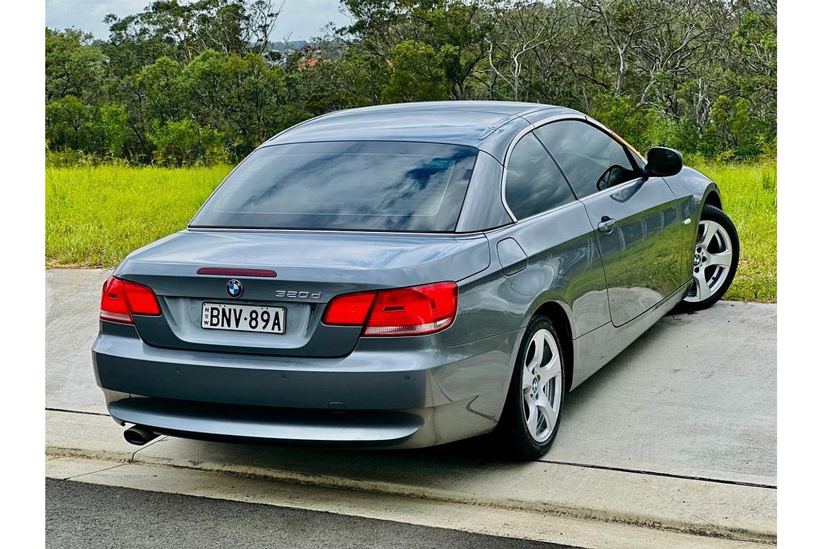 2010 BMW 3 Series 320d E93