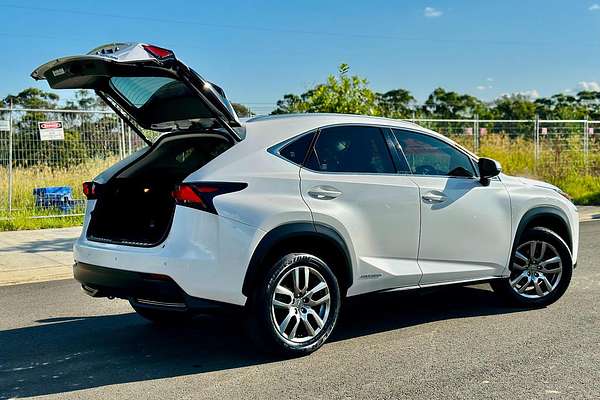 2016 Lexus NX NX300h Luxury AYZ10R