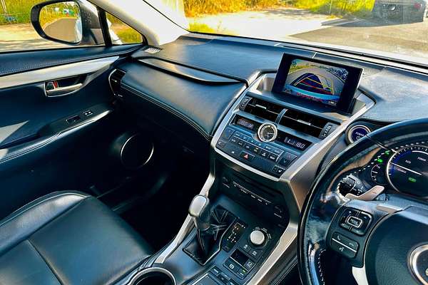 2016 Lexus NX NX300h Luxury AYZ10R
