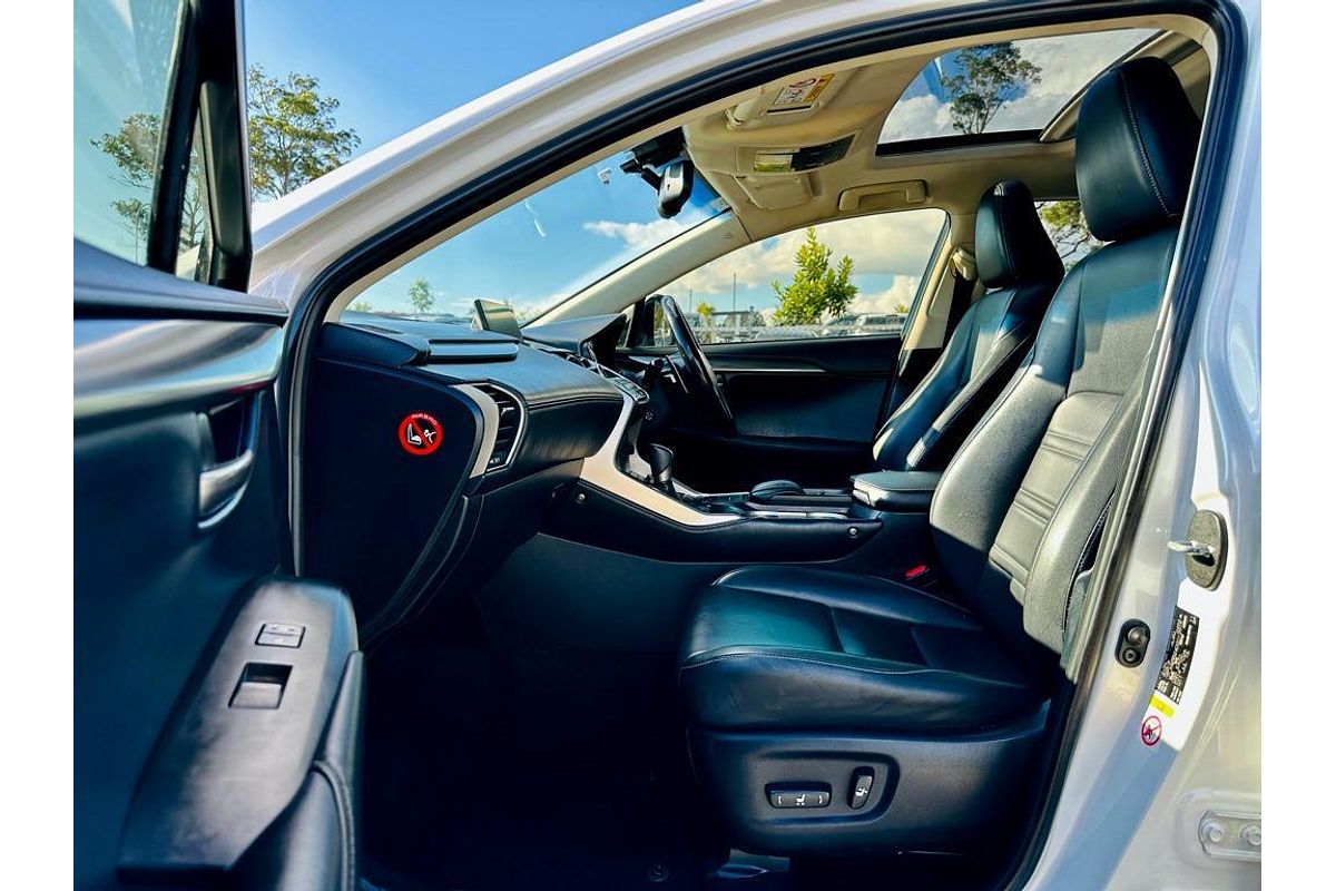 2016 Lexus NX NX300h Luxury AYZ10R