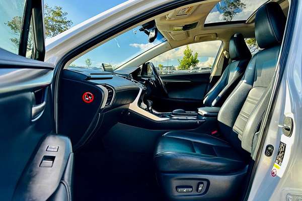 2016 Lexus NX NX300h Luxury AYZ10R