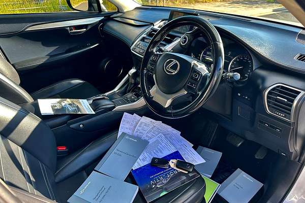 2016 Lexus NX NX300h Luxury AYZ10R