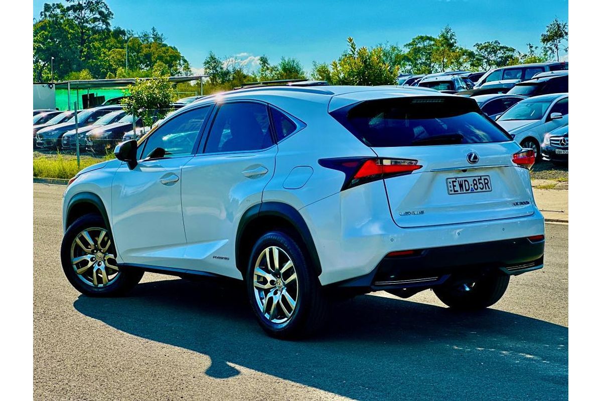 2016 Lexus NX NX300h Luxury AYZ10R