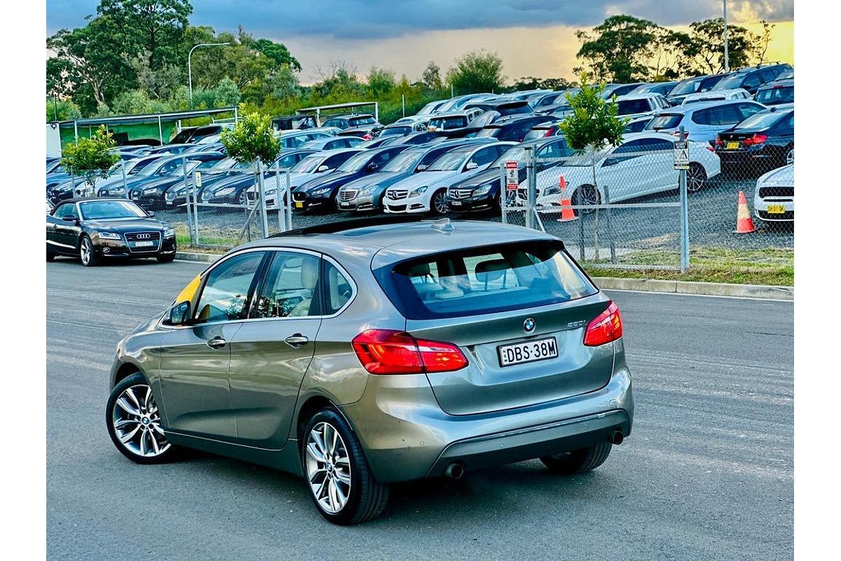 2015 BMW 2 Series 220i Sport Line F45