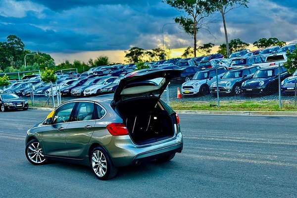 2015 BMW 2 Series 220i Sport Line F45