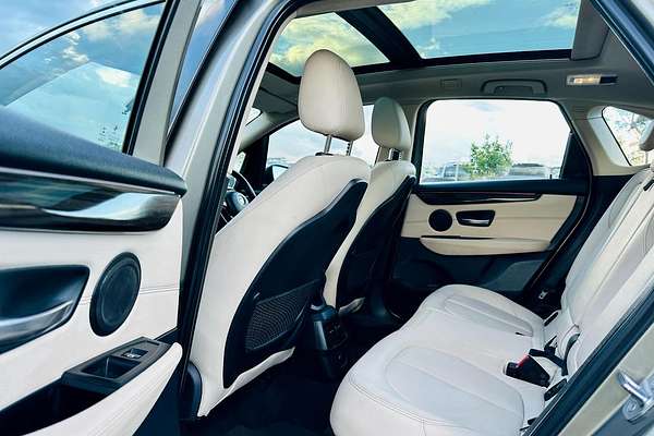 2015 BMW 2 Series 220i Sport Line F45