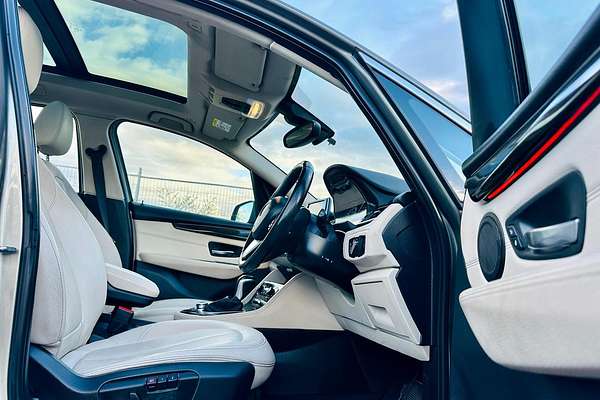 2015 BMW 2 Series 220i Sport Line F45