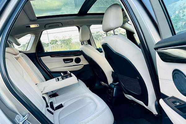 2015 BMW 2 Series 220i Sport Line F45