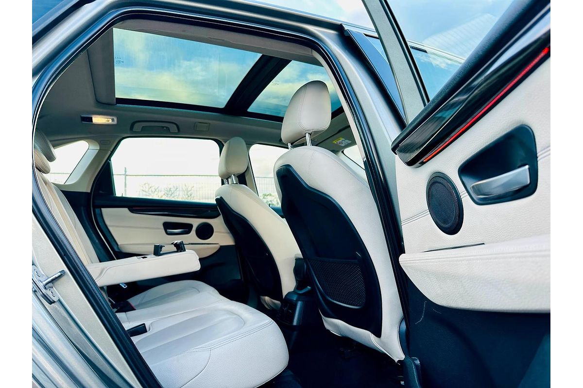2015 BMW 2 Series 220i Sport Line F45