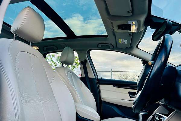 2015 BMW 2 Series 220i Sport Line F45