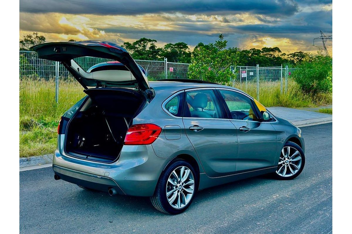 2015 BMW 2 Series 220i Sport Line F45