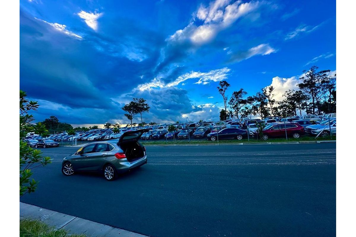 2015 BMW 2 Series 220i Sport Line F45