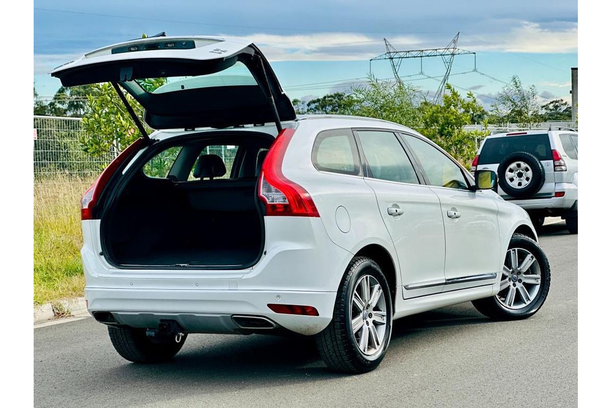 2016 Volvo XC60 D4 Luxury