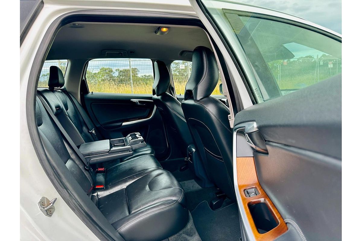 2016 Volvo XC60 D4 Luxury
